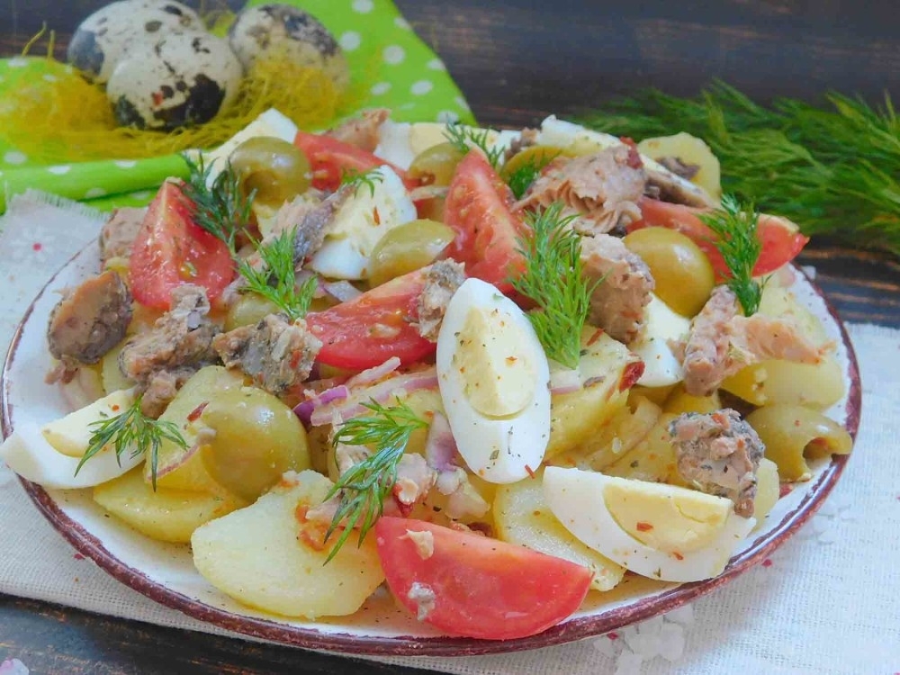 салат с тунцом и картофелем