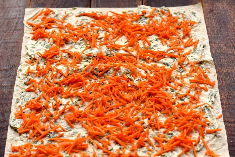 Рулет из лаваша с баклажанами и морковью