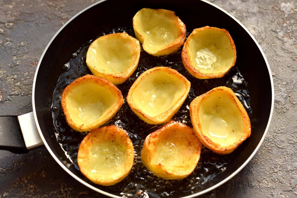 Картофельные лодочки с мясными шариками