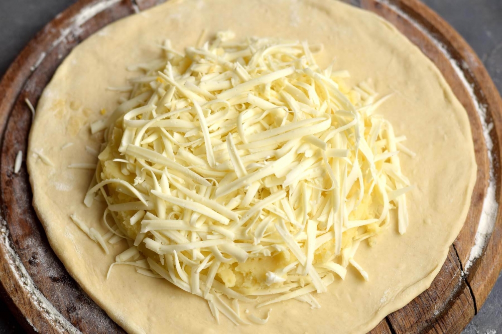 Лепешка с сыром и картофелем