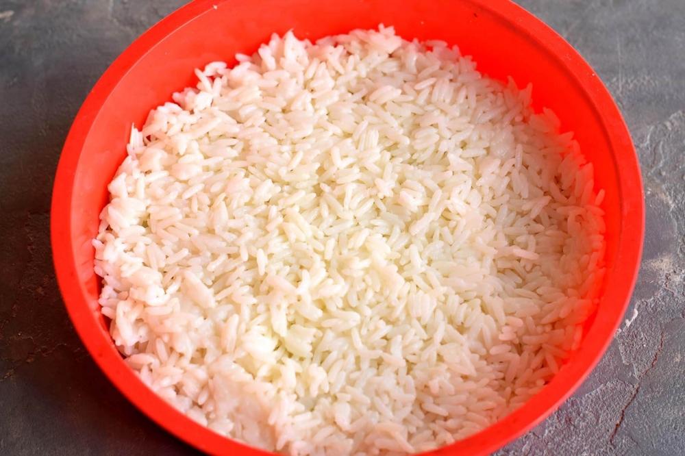 Закусочный пирог с рисом и фаршем