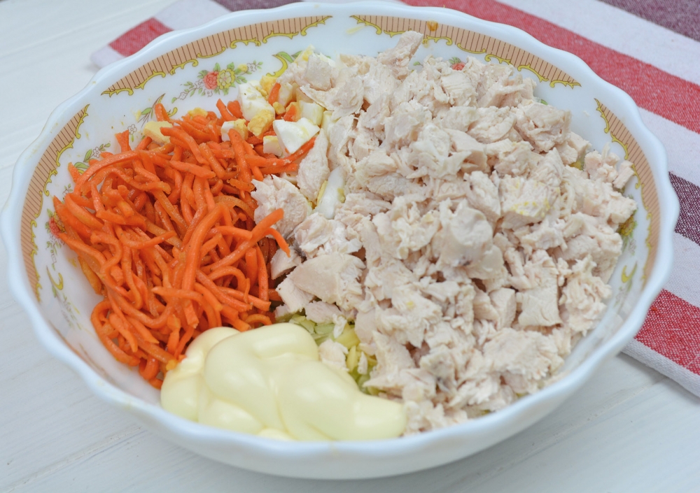 Салат из корейской моркови и курицы