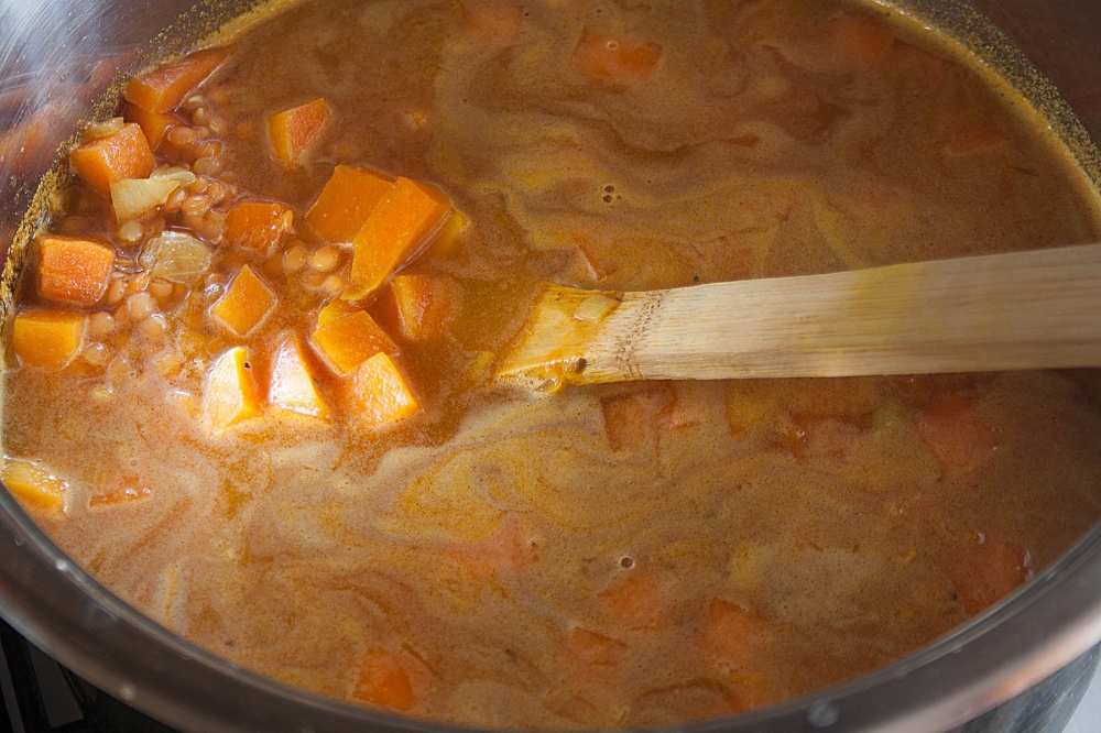 Тыквенный крем-суп с чечевицей