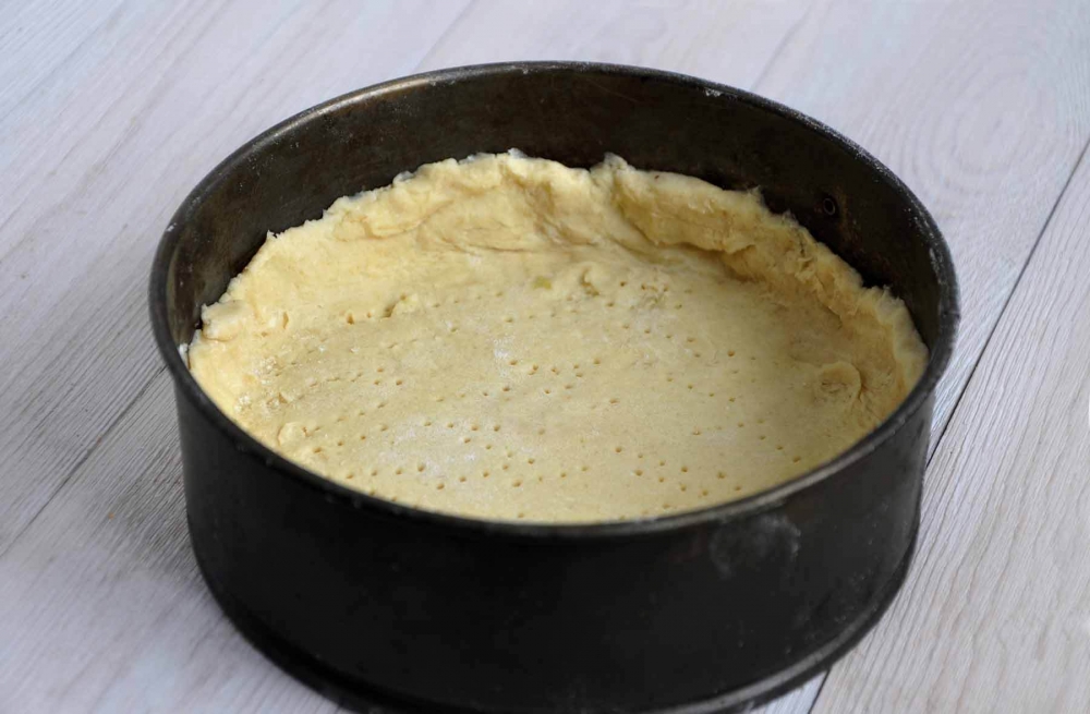 Песочный пирог с карамельно-грушевой начинкой