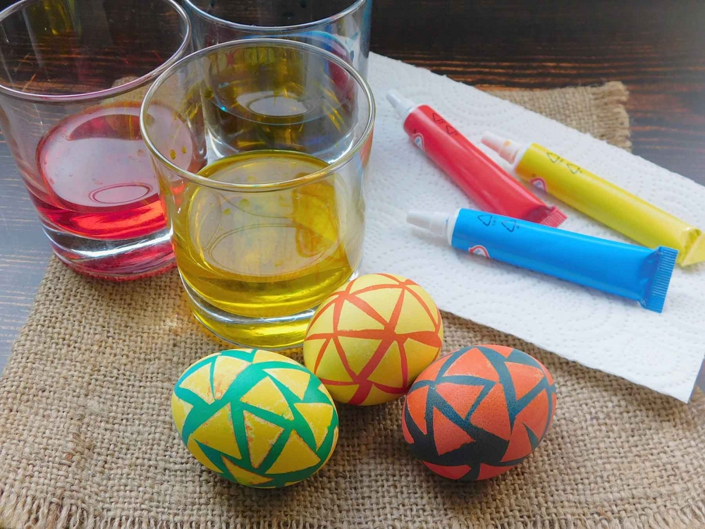 3 необычных способа покрасить пасхальные яйца