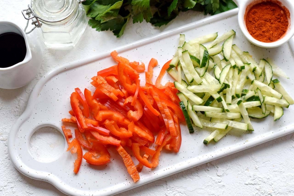 Салат с сердцем и морковью по-корейски